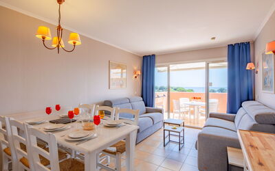 Les Issambres 120: Outdoor Furniture, Swimming Pool, Resort, Chair, Hotel, Villa, Sunlounger