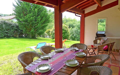 Eki Alde: Property, House, Breakfast, Room, Table, Porch, Real Estate, Building, Vacation, Patio