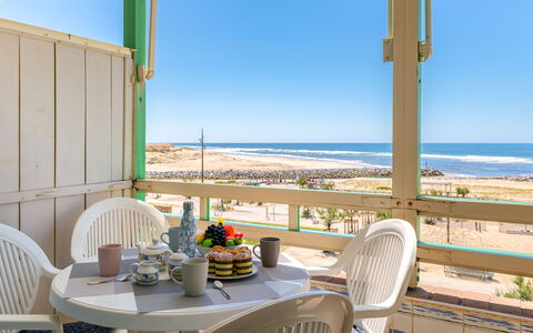 Mimizan 190: Sky, Water, Furniture, Table, Property, Chair, Building, Azure, Seaside Resort, Shade