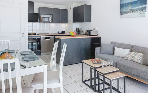 Mimizan 191: Furniture, Flooring, Interior Design, Floor, Room, Table, Chair, Kitchen, Kitchen & Dining Room Table, Apartment