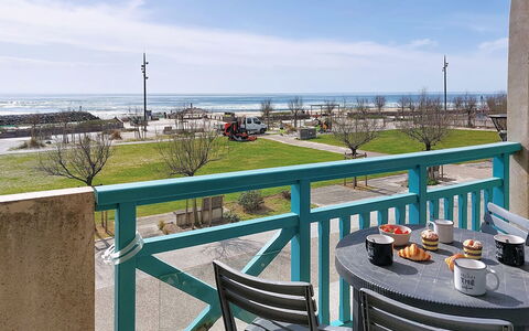 Mimizan 191: Outdoor Furniture, Shade, Chair, Outdoor Table, Balcony