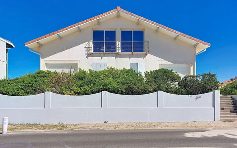 Mimizan 314: Blue, Residential Area, Home, House, Estate, Concrete, Shade, Villa, Landscaping, Balcony
