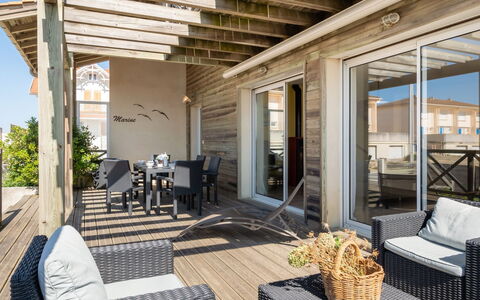 Villa Marine: Water, Plant, Building, Daytime, Property, Sky, Swimming Pool, Azure, Tree, Body Of Water