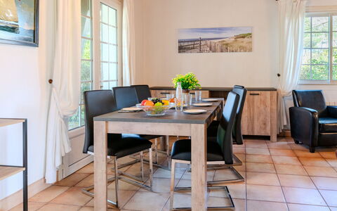 Promenade des Pins: Furniture, Flooring, Interior Design, Table, Kitchen & Dining Room Table, Chair, Floor, Wood, Dining Room, Room