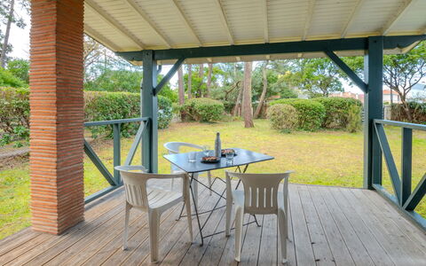 Les Bruyères: Wood, Furniture, Porch, Shade, Outdoor Furniture, Outdoor Structure, Chair, Garden, Backyard, Garden Buildings