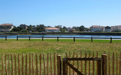 Le Hameau des Pêcheurs 1: Fence, Pasture, Guard Rail, Grass, Grass Family, Sky, Rural Area, Land Lot, Home Fencing, Grassland