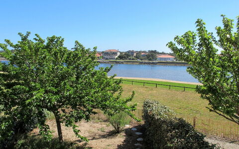 Le Hameau des Pêcheurs 1: Property, Tree, Real Estate, Vacation, Plant, Roof, Landscape, Tourism, Sea, House