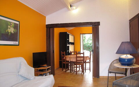 Le Fournil: Room, Furniture, Property, Interior Design, Building, Floor, Wall, House, Bedroom, Living Room