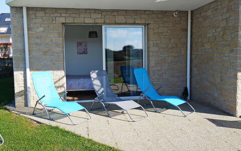 Le Domaine de Fort Neuf: Property, Green, Blue, House, Building, Wall, Architecture, Real Estate, Furniture, Chair