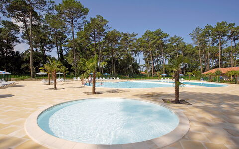 L'Allée des Dunes: Swimming Pool, Property, Leisure, Vacation, Resort, Real Estate, Sky, Tree, Resort Town, Park