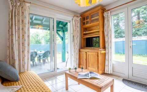Arditea: Table, Furniture, Property, Building, Window, Plant, Wood, Azure, Interior Design, Living Room