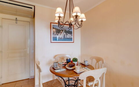 Accommodation:&nbsp;Les Calanques Spa Thalassothérapie 125.4