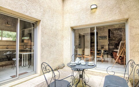 Bernadon: Home, Apartment, Balcony, Estate, Shade, Villa, Eco Hotel, Porch, Landscaping, Mansion