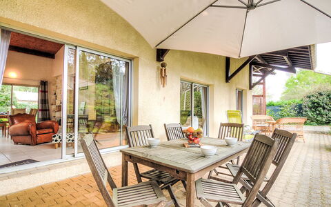 Bernadon: Home, Apartment, Balcony, Estate, Shade, Villa, Eco Hotel, Porch, Landscaping, Mansion