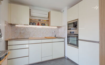 Accommodation:&nbsp;Royal Marine 504.2