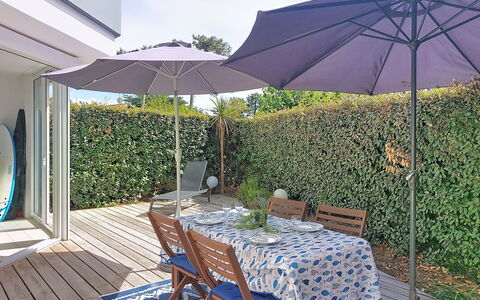 Artémis: Furniture, Outdoor Furniture, Chair, Umbrella, Table, Outdoor Table, Shade, Garden, Kitchen & Dining Room Table