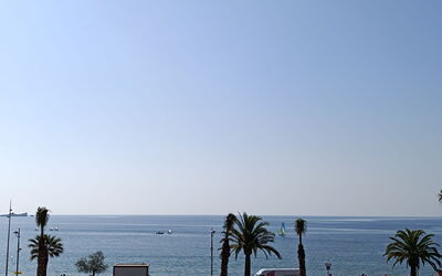 Accommodation:&nbsp;Le Méditerranée 101.4