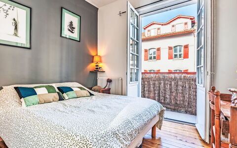 Orpia: Bedroom, Bed, Furniture, Interior Design, Linens, Floor, Textile, Room, Bed Sheet, Bedding