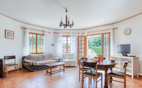 Saint Cyr sur Mer les Lecques 192: Furniture, Table, Property, Couch, Window, Wood, Interior Design, Chair, Lighting, Flooring