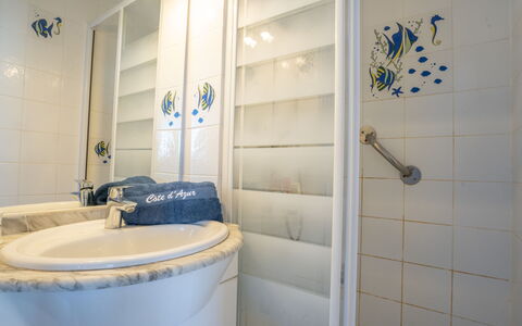 Saint Aygulf 155: Plumbing Fixture, Tap, Bathroom, Building, Interior Design, Sink, Mirror, Floor, House