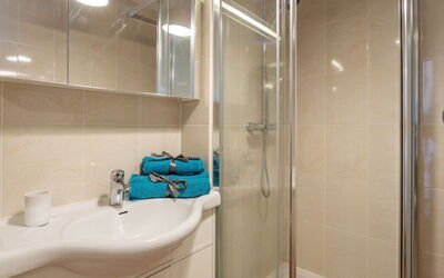 Accommodation:&nbsp;Les Trois Iles 102.7