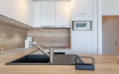 Accommodation:&nbsp;Les Trois Iles 102.10