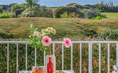 Accommodation:&nbsp;Les Trois Iles 102.13