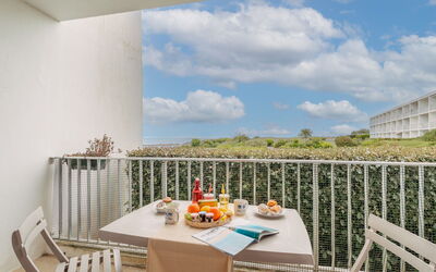 Accommodation:&nbsp;Les Trois Iles 102.15