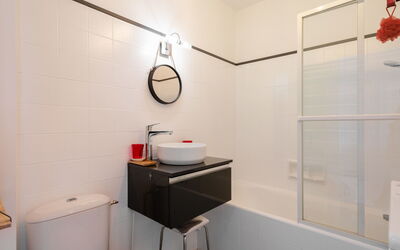 Accommodation:&nbsp;Les Trois Iles 102.6