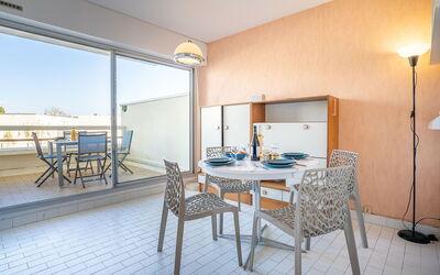 Accommodation:&nbsp;Le Serpent de Mer 115.7