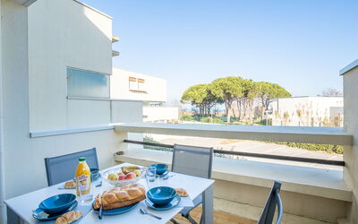 Accommodation:&nbsp;Le Serpent de Mer 115.7