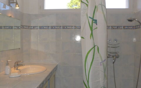 Les Vignes: Bathroom, Tile, Property, Room, Wall, Plumbing Fixture, Floor, Marble, Interior Design, Glass