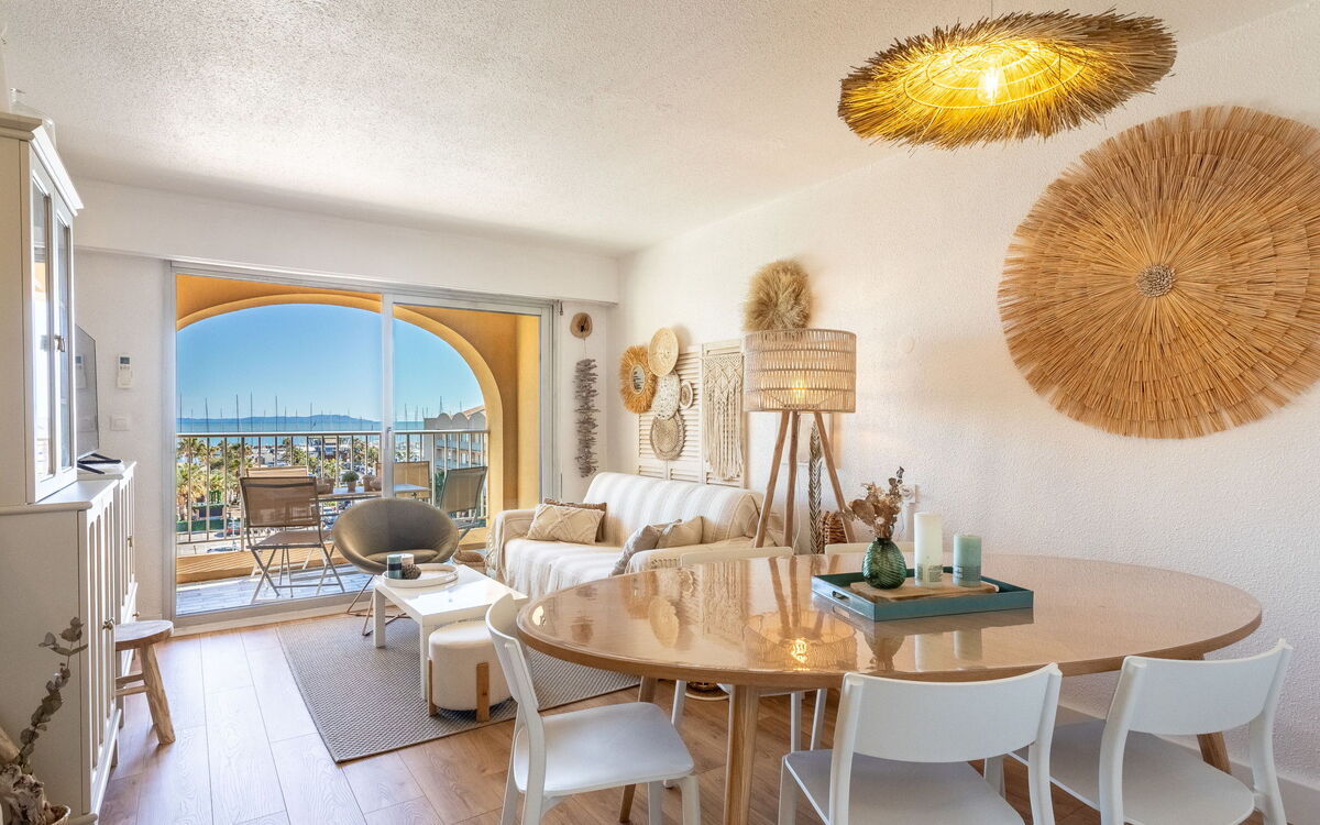 Accommodation:&nbsp;Port de la Gavine 200.31