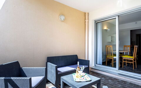 Accommodation:&nbsp;Port de la Gavine 200.27