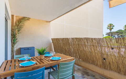 Accommodation:&nbsp;Port de la Gavine 200.33