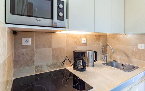 Accommodation:&nbsp;Port de la Gavine 200.17