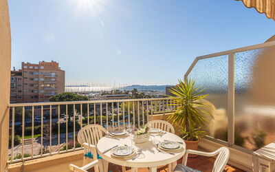 Accommodation:&nbsp;Port de la Gavine 200.34