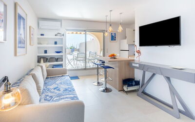 Accommodation:&nbsp;Port de la Gavine 200.25