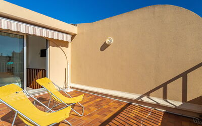 Accommodation:&nbsp;Port de la Gavine 200.34