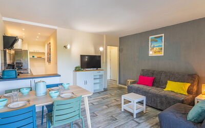 Accommodation:&nbsp;Port de la Gavine 200.33