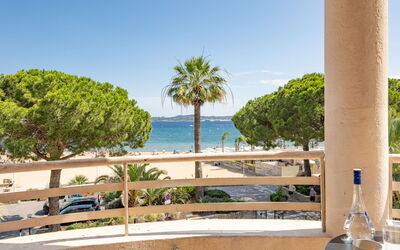 Accommodation:&nbsp;Les Dauphins 124.2