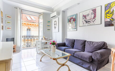 Le Concordia: Furniture, Interior Design, Flooring, Floor, Couch, Living Room, Table, Room, Ceiling, Apartment