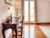 Accommodation:&nbsp;Royal Apartment