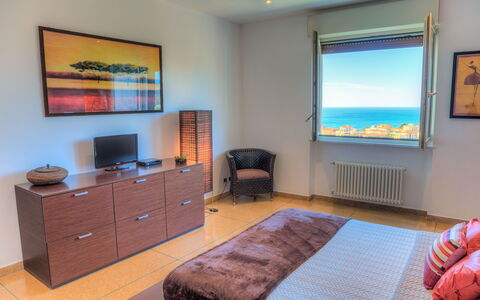 Villa Il Poggiolo - Diano Marina: Room, Bedroom, Furniture, Bed, Property, Bed Sheet, Interior Design, Bed Frame, Building, Mattress
