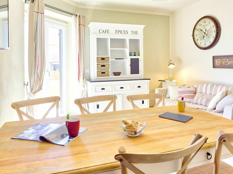 Accommodation:&nbsp;Ortensia Yellow