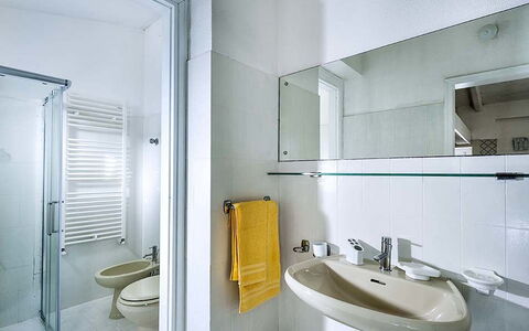 Bianca: Flooring, Plumbing Fixture, Interior Design, Floor, Bathroom, Ceiling, Sink, Plumbing, Tap, Room
