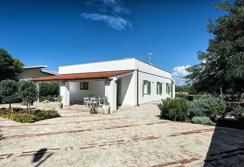 Bianca: Shrub, Residential Area, Home, Roof, Groundcover, Garden, Shade, Estate, Landscaping