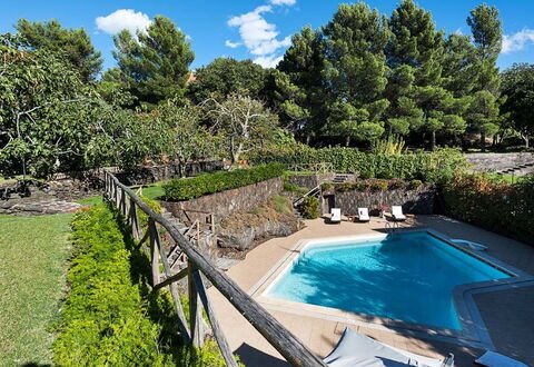 Eden Retreat: Water, Cloud, Plant, Water Resources, Sky, Property, Plant Community, Botany, Swimming Pool, Tree