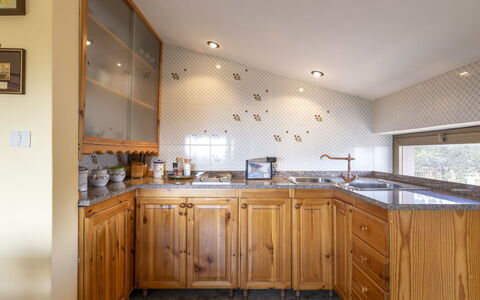 Serena: Countertop, Cabinetry, Tap, Kitchen Sink, Sink, Kitchen, Wood, Interior Design, Floor, Flooring