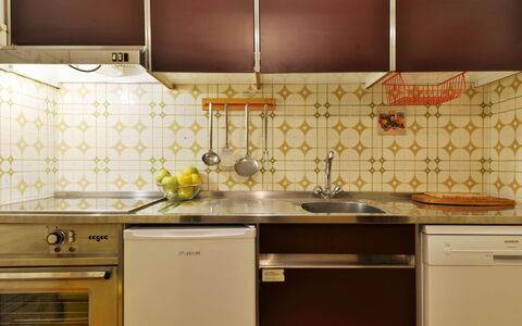 Accommodation:&nbsp;Enrosadira 710.5